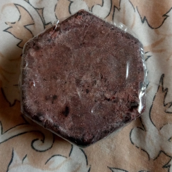 Honey Comb Cocoa Soap - Picture 3 of 4